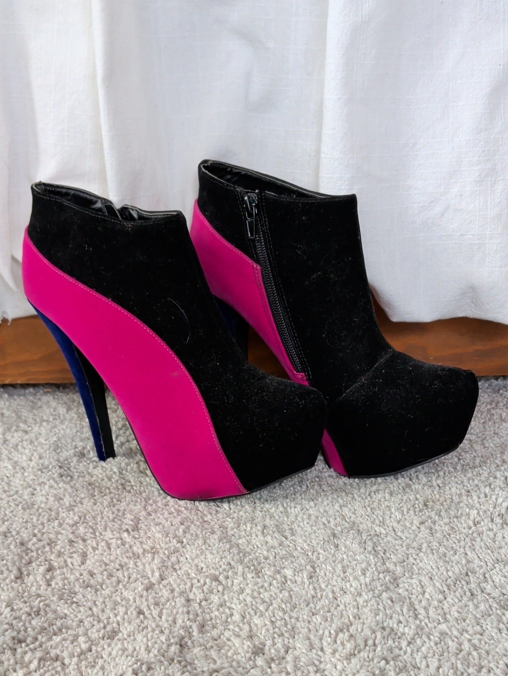 Charlotte Russe Vintage (!) Black and Hot Pink Platform Stiletto Ankle Booties